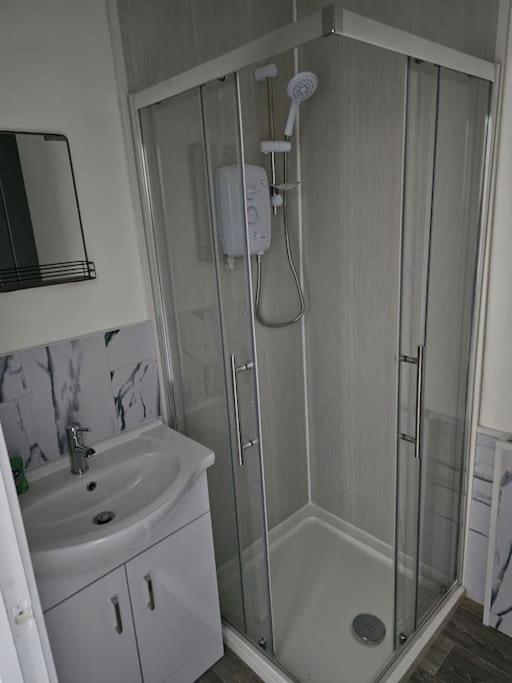 Skyline Hanover 204 Суонзи Екстериор снимка