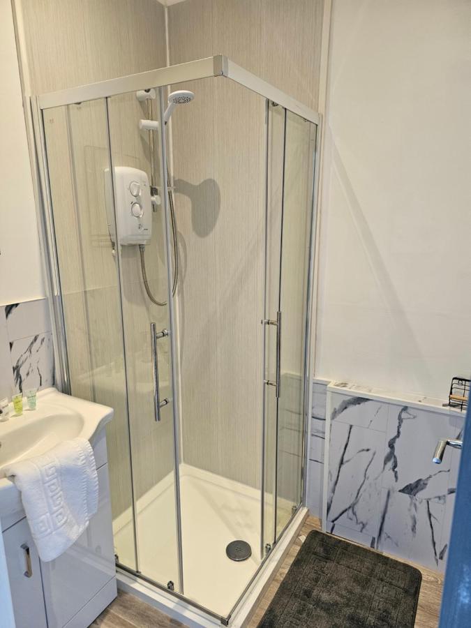 Skyline Hanover 204 Суонзи Екстериор снимка